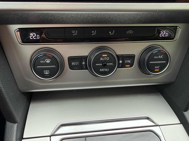 VOLKSWAGEN Passat Variant 1.6 TDI SCR DSG Business BMT