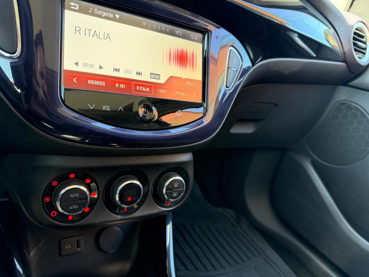 Opel Adam 1.2 70 CV Slam