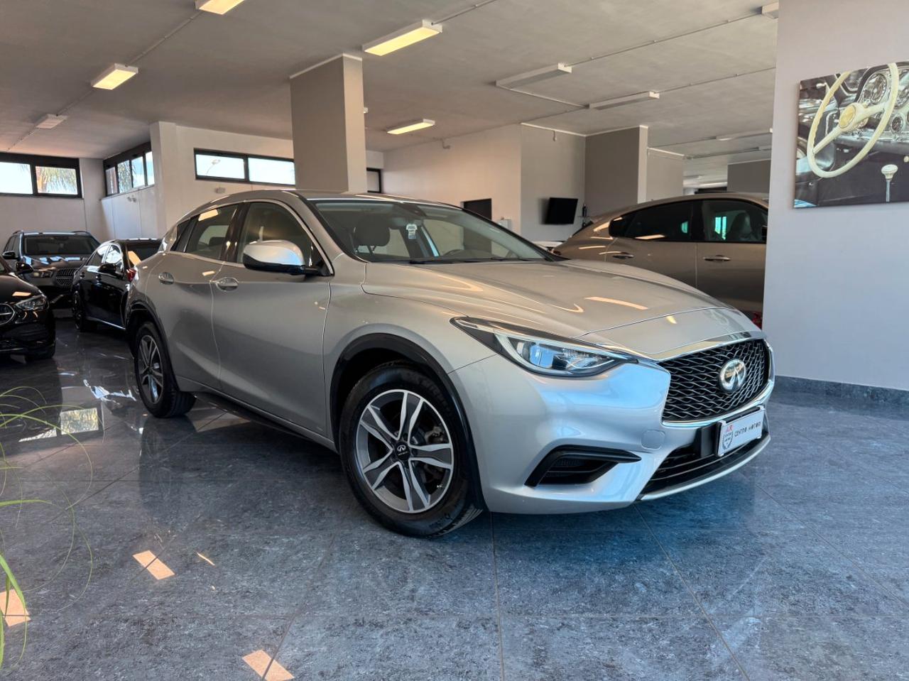 Infiniti Q30 1.5d Sport Edition 110 cv Led Pdc