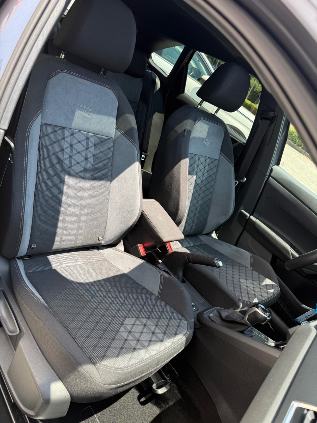Volkswagen Taigo 1.0 TSI 110 CV DSG R-Line