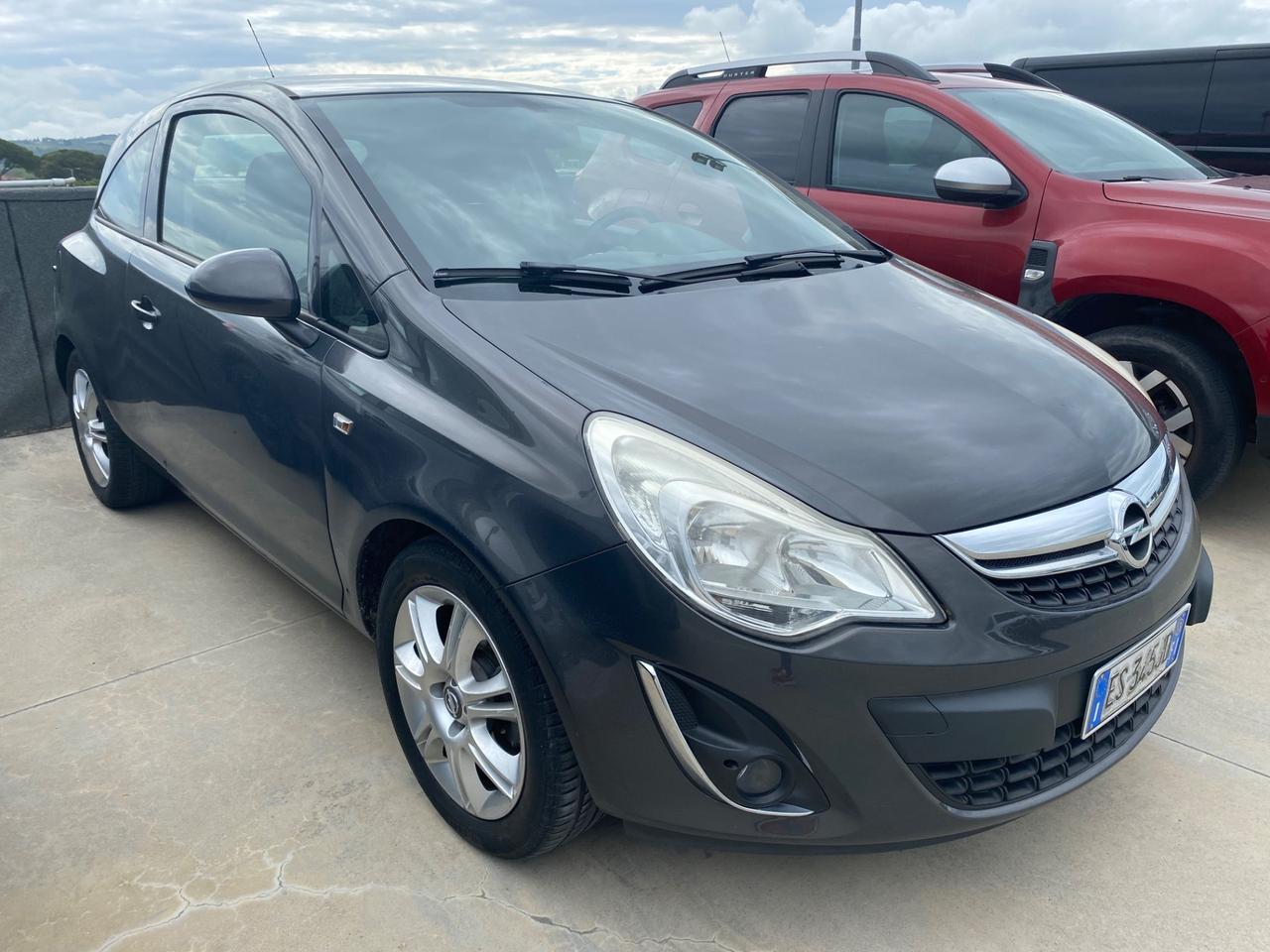 Opel Corsa 1.2 85CV 5 porte GPL-TECH Ecotec 2013 ok per neo patentati