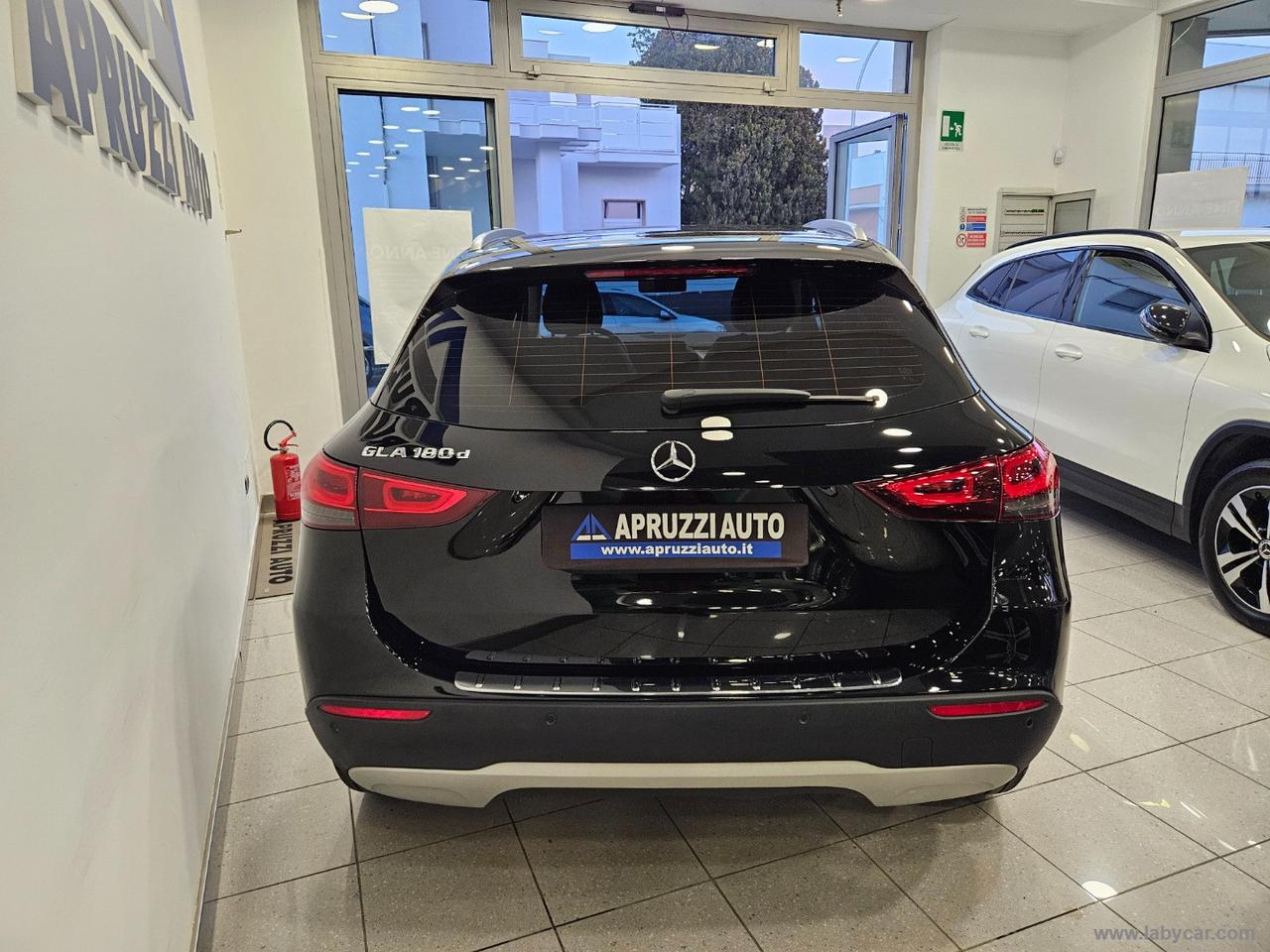 MERCEDES-BENZ GLA 180 d Automatic Business Extra