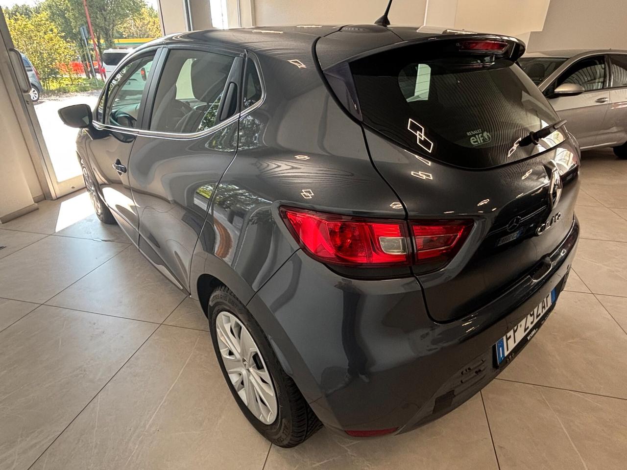Renault Clio TCe 12V 90 CV 5 porte Moschino Intens
