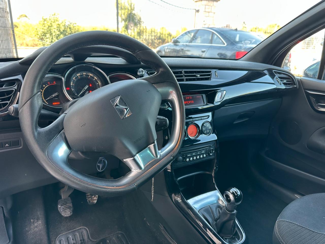 Citroen DS3 3 1.6 e-HDi 90 So Chic Garantita