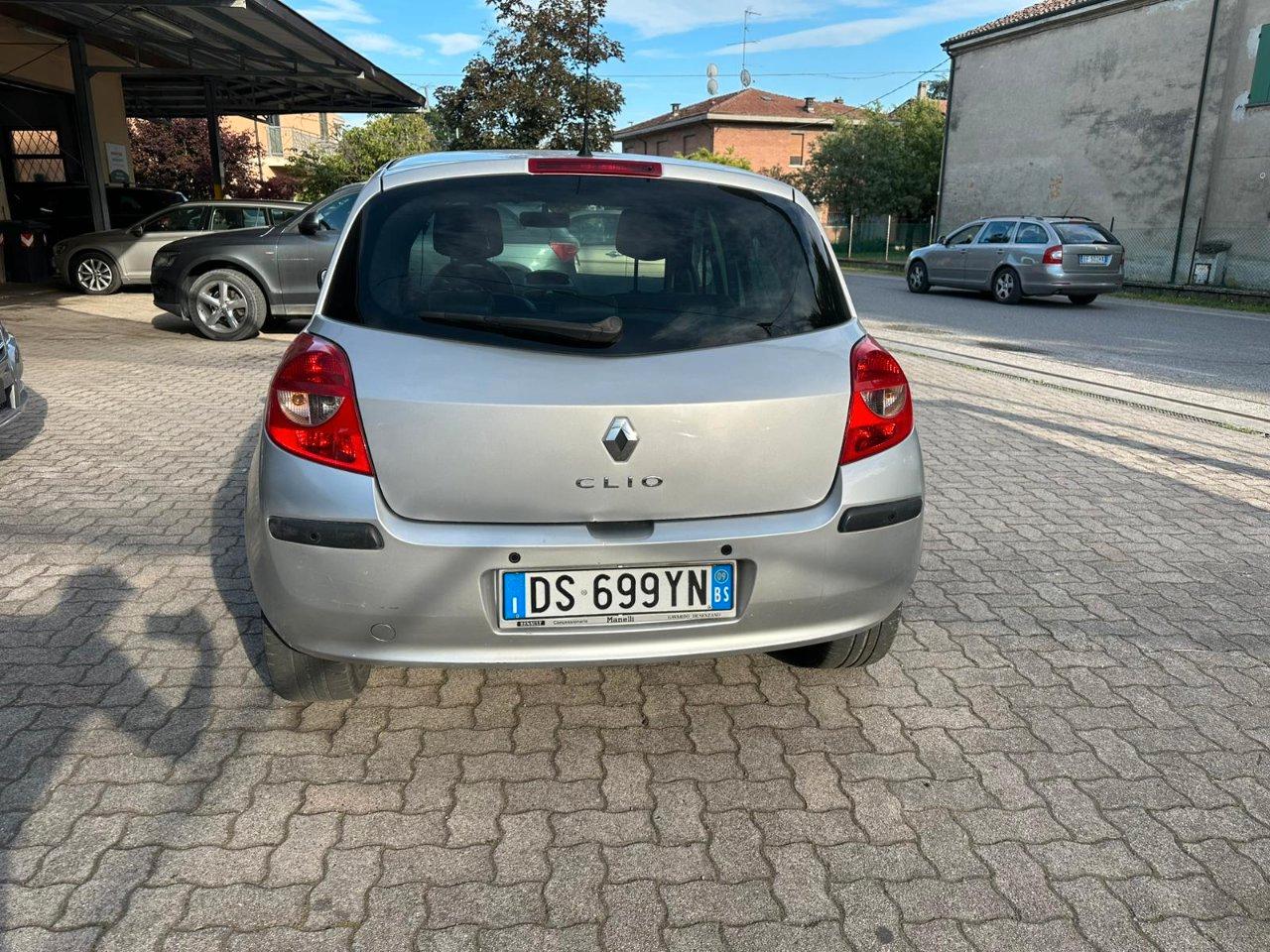 Renault Clio 5 Porte Clio 5p 1.5 dci AUTOMATICO OK NEOPATENTATO