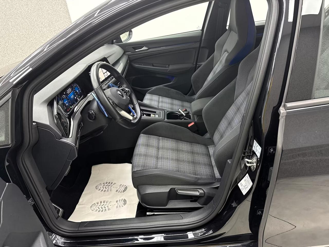 Volkswagen Golf 1.4 Plug-In Hybrid DSG GTE 245 full ,led ,