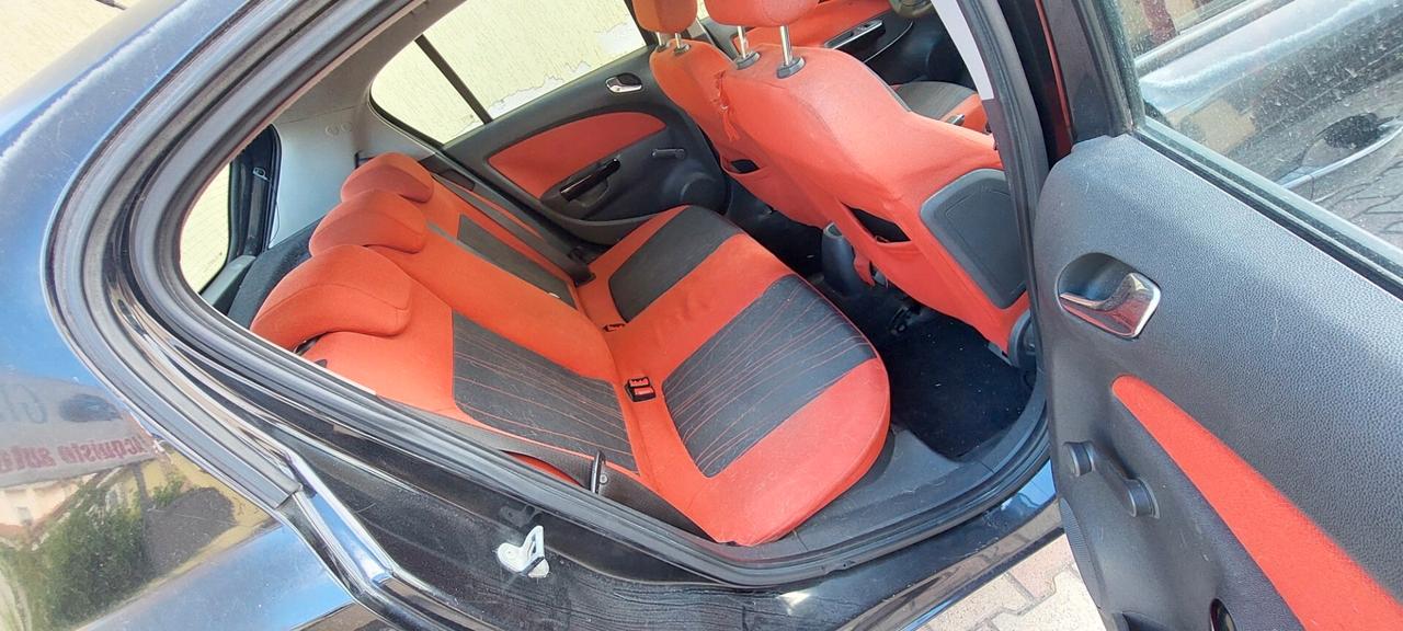 CORSA 1,2 GPL DI SERIE SCADENZA 2029 AUX LEGA MOTORE IMPECCABILE X NEOPATENTATI