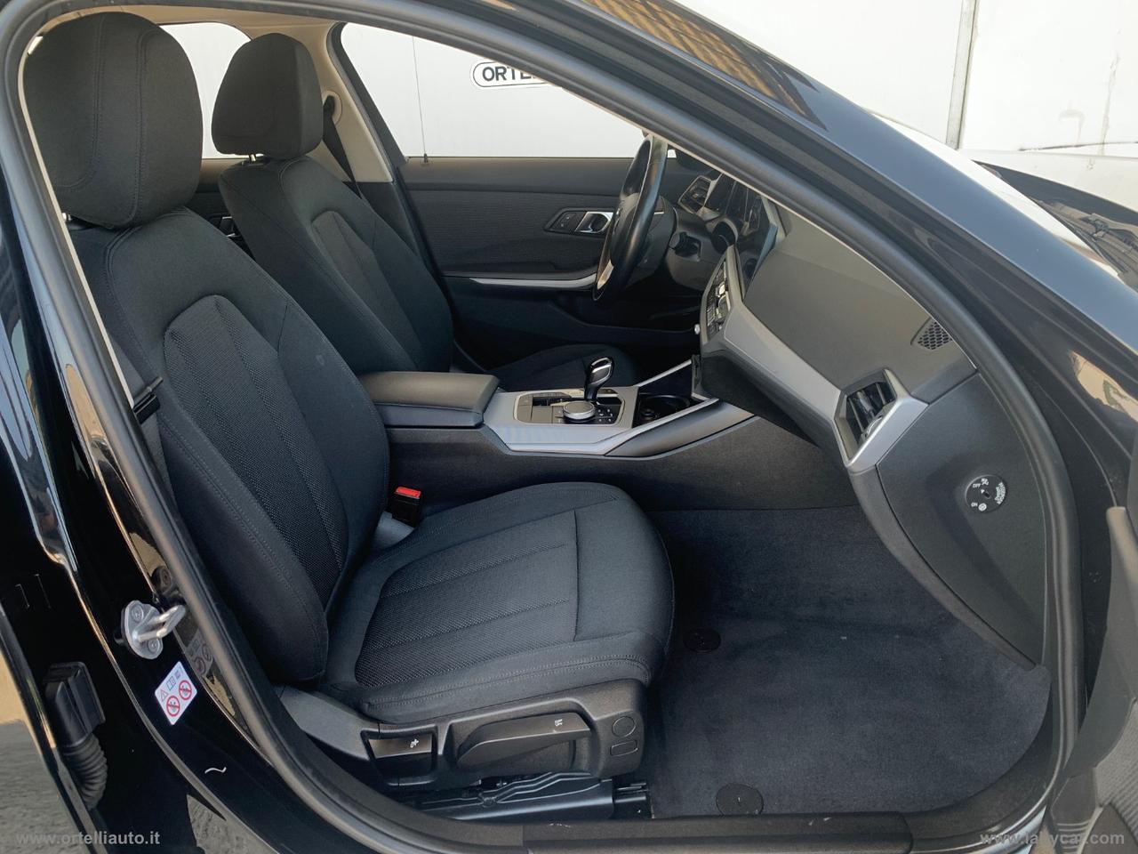 BMW 318d 48V Touring Business Advantage