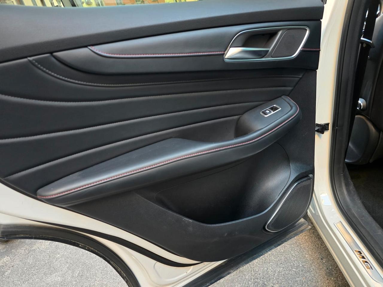 Mg EHS Plug-in Hybrid Luxury