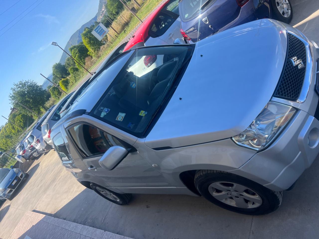 Suzuki Grand Vitara 1.6 16V 3 porte 4x4 gommato e tagliandato