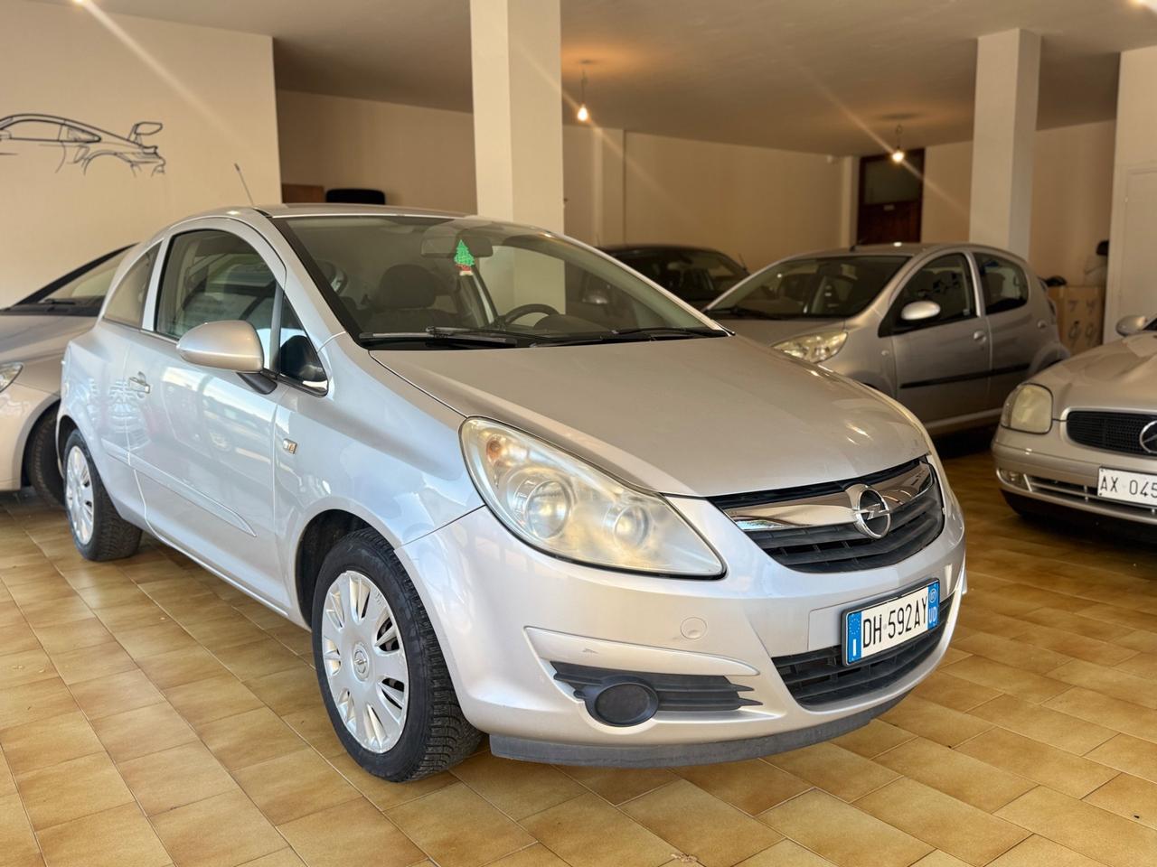 Opel Corsa 1.2 3 porte Club