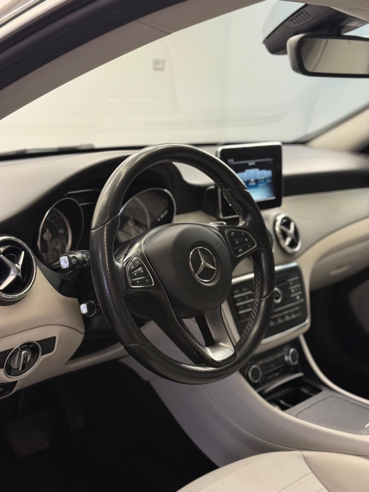 Mercedes-benz CLA 200d Shooting Brake Automatic Sport