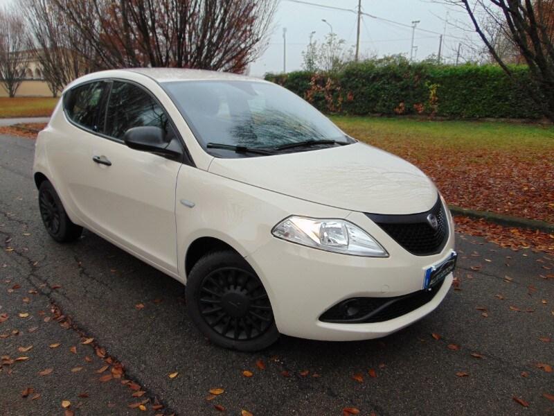 LANCIA Ypsilon 3ª serie Ypsilon 1.2 69 CV 5 po...