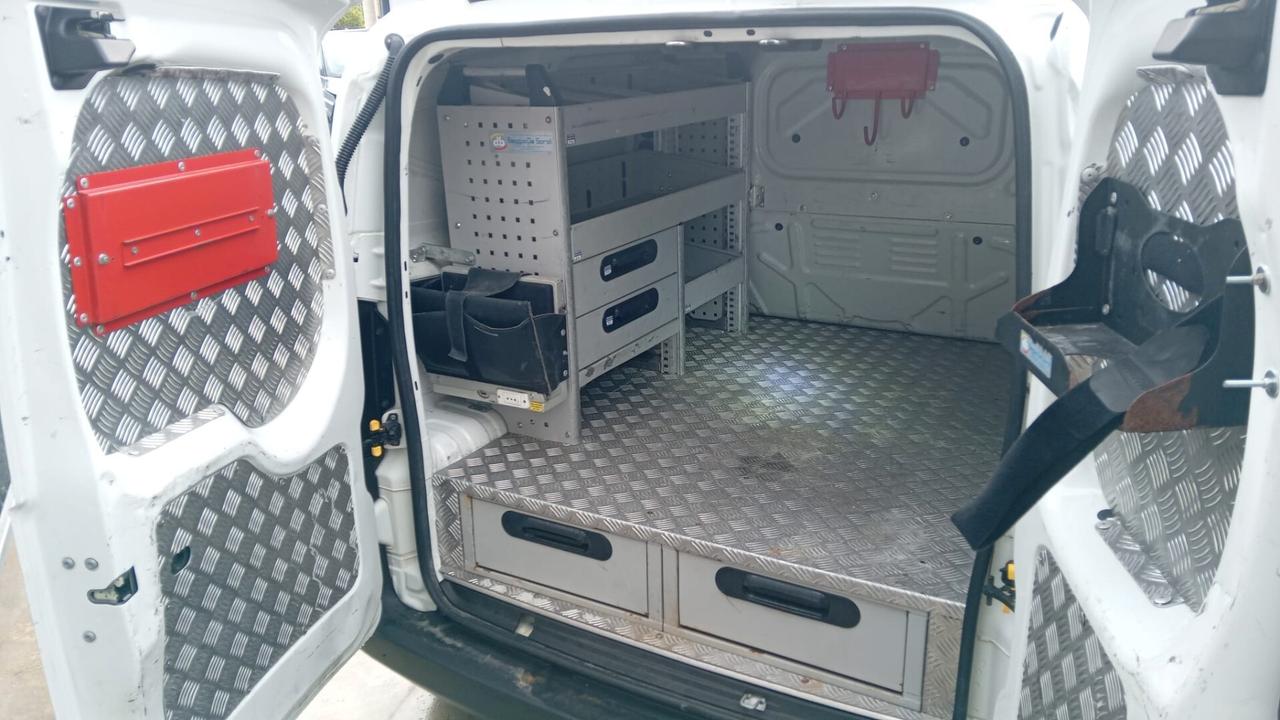 Fiat Fiorino 1.3 MJT 95CV Combi Adventure