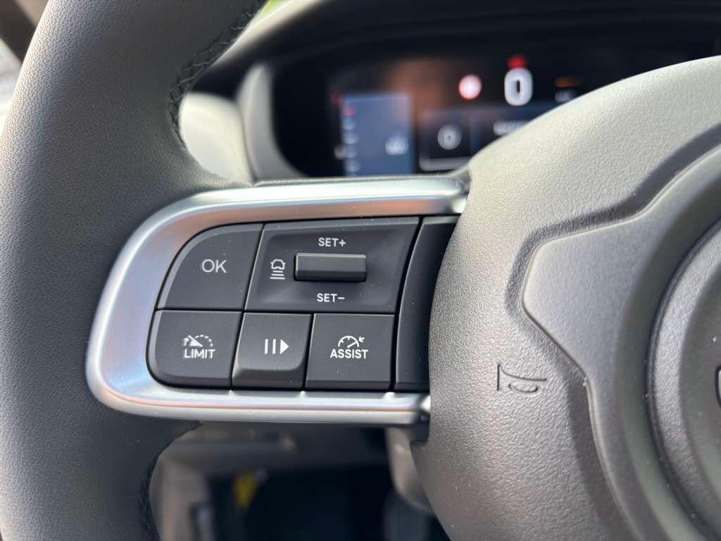 Jeep Avenger 1.2 Turbo 100 CV Summit KM 0 IVA ESPOSTA Tua a soli 235 Euro al mese