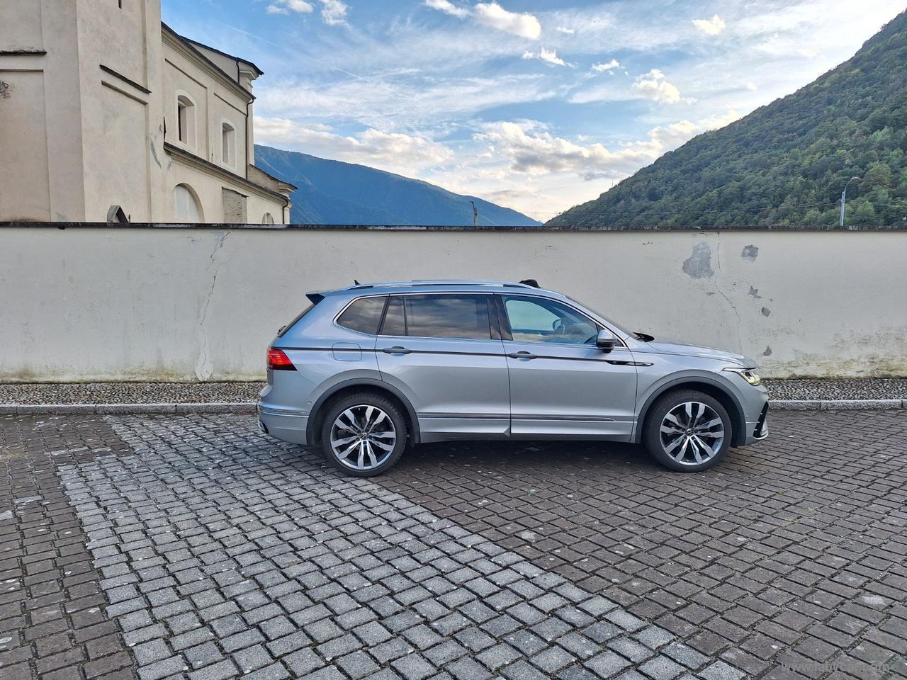 VOLKSWAGEN Tiguan Allsp. 4MOTION R-LINE TETTO PELLE