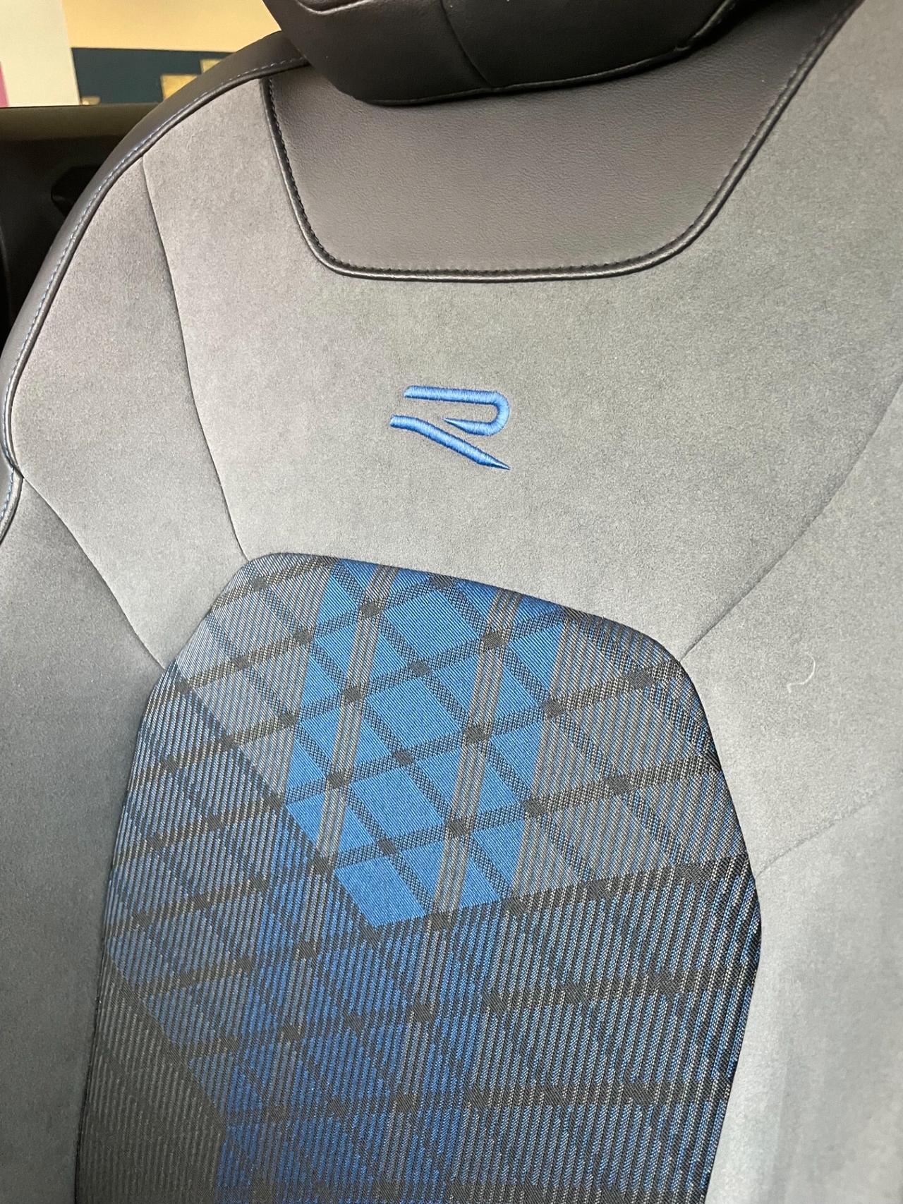 Volkswagen T-Roc R 2.0 TSI DSG 4MOTION AKRAPOVIC'