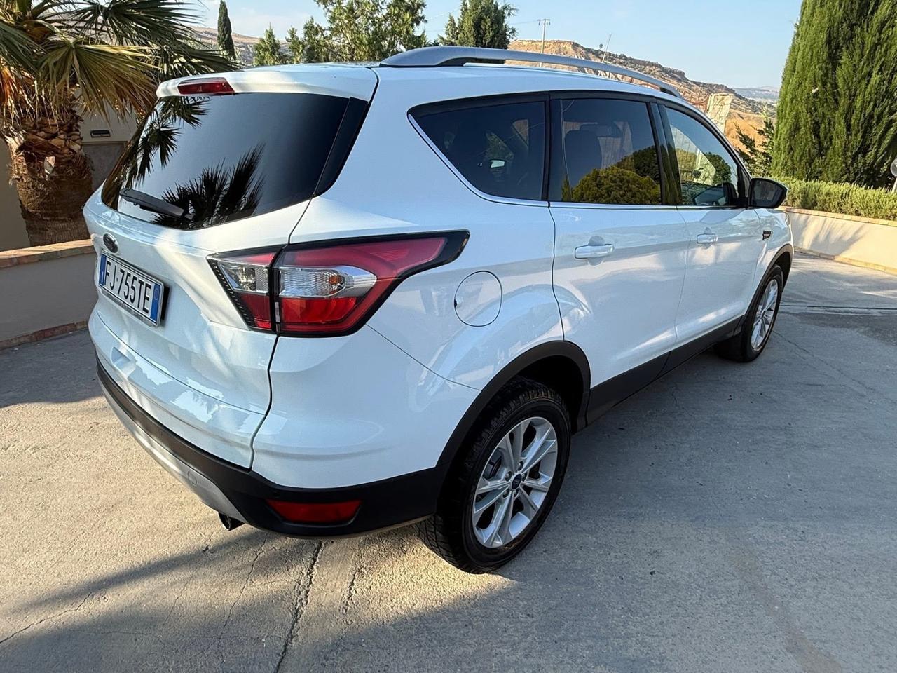 Ford Kuga 1.5 TDCI 120 CV S&S 2WD Titanium