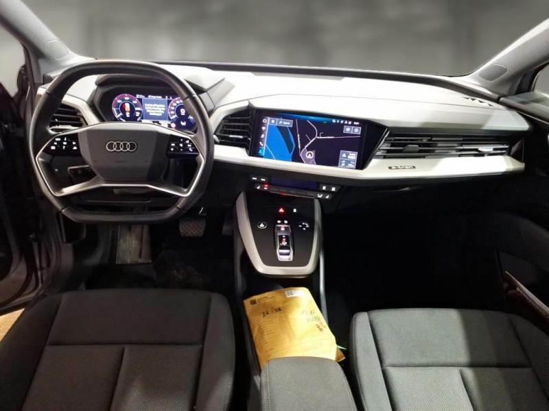 AUDI Q4 40 e-tron Business Advanced