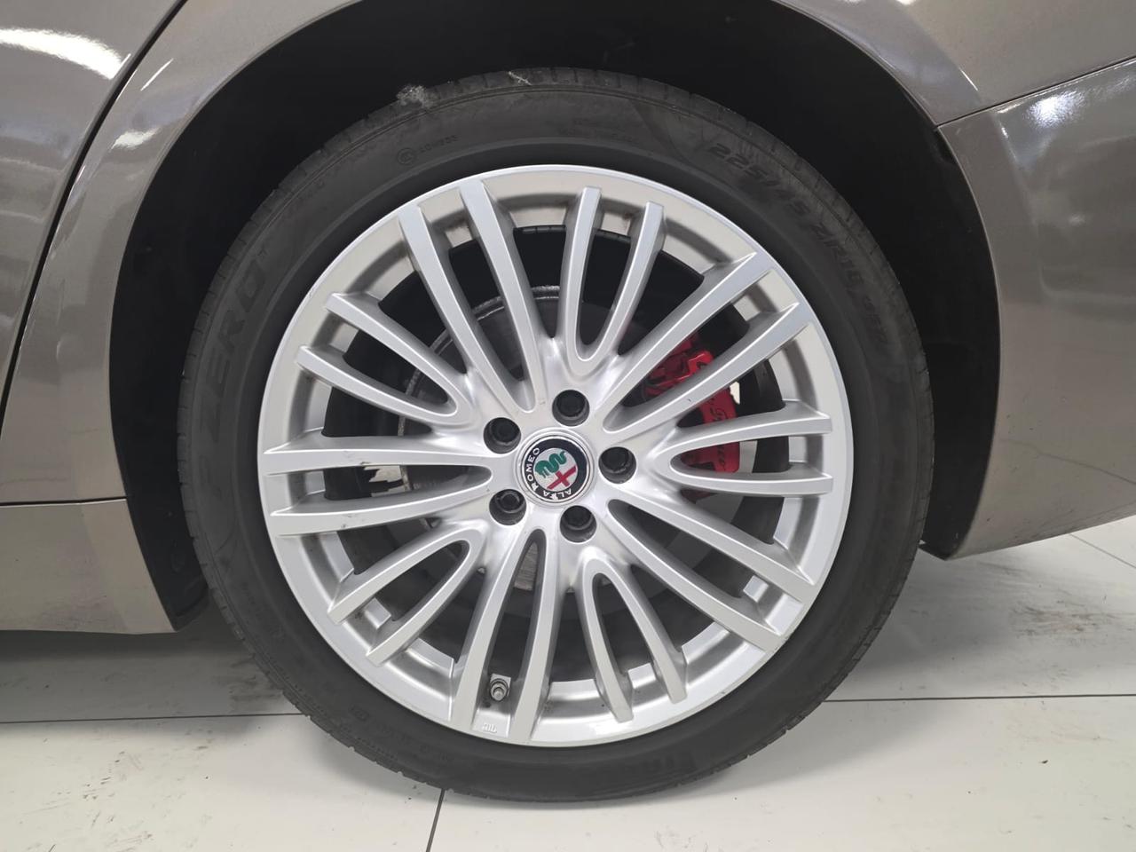 ALFA ROMEO Giulia 2.2 t Business 160cv auto my19