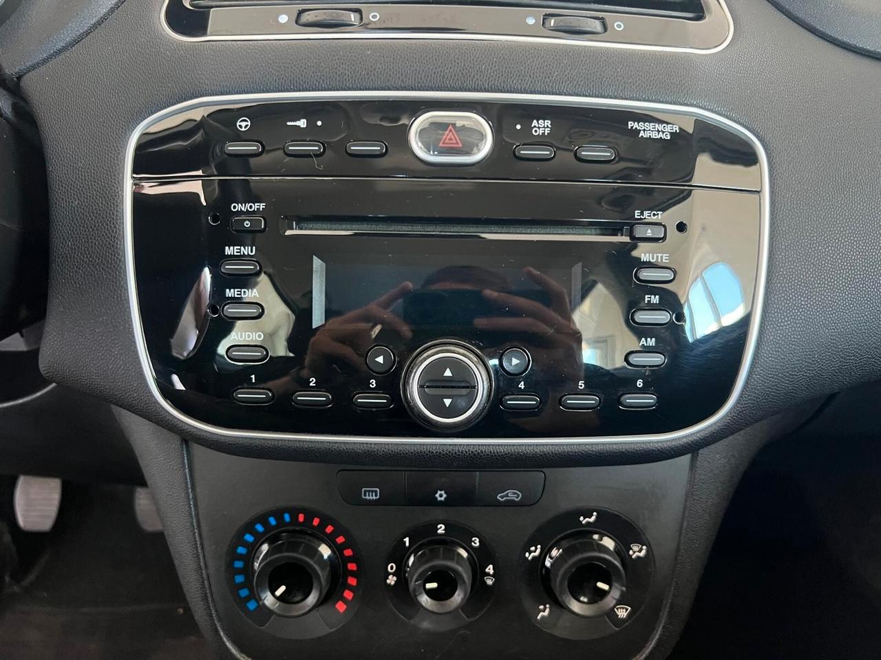 Fiat Punto 1.2 Lounge 2017 69Cv