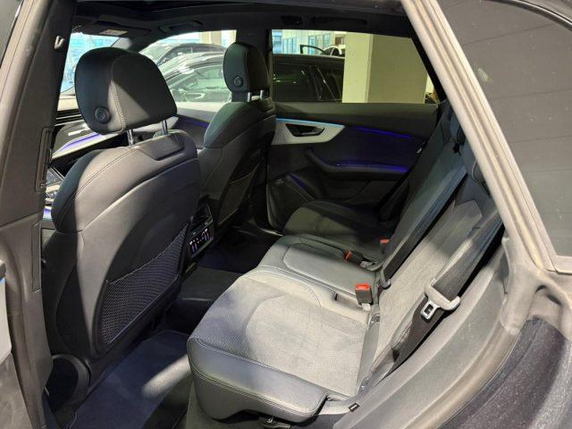 AUDI Q8 50 TDI 286 CV quattro S line edition Black Pack