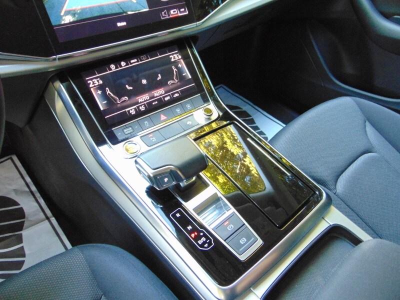 AUDI Q8 Q8 45 TDI quattro tiptronic