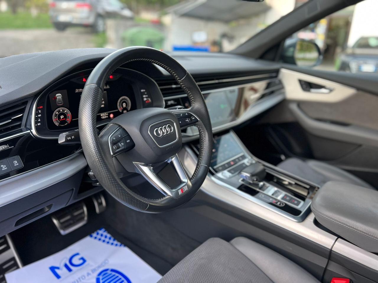 Audi Q8 45 TDI 286 cv S-Line