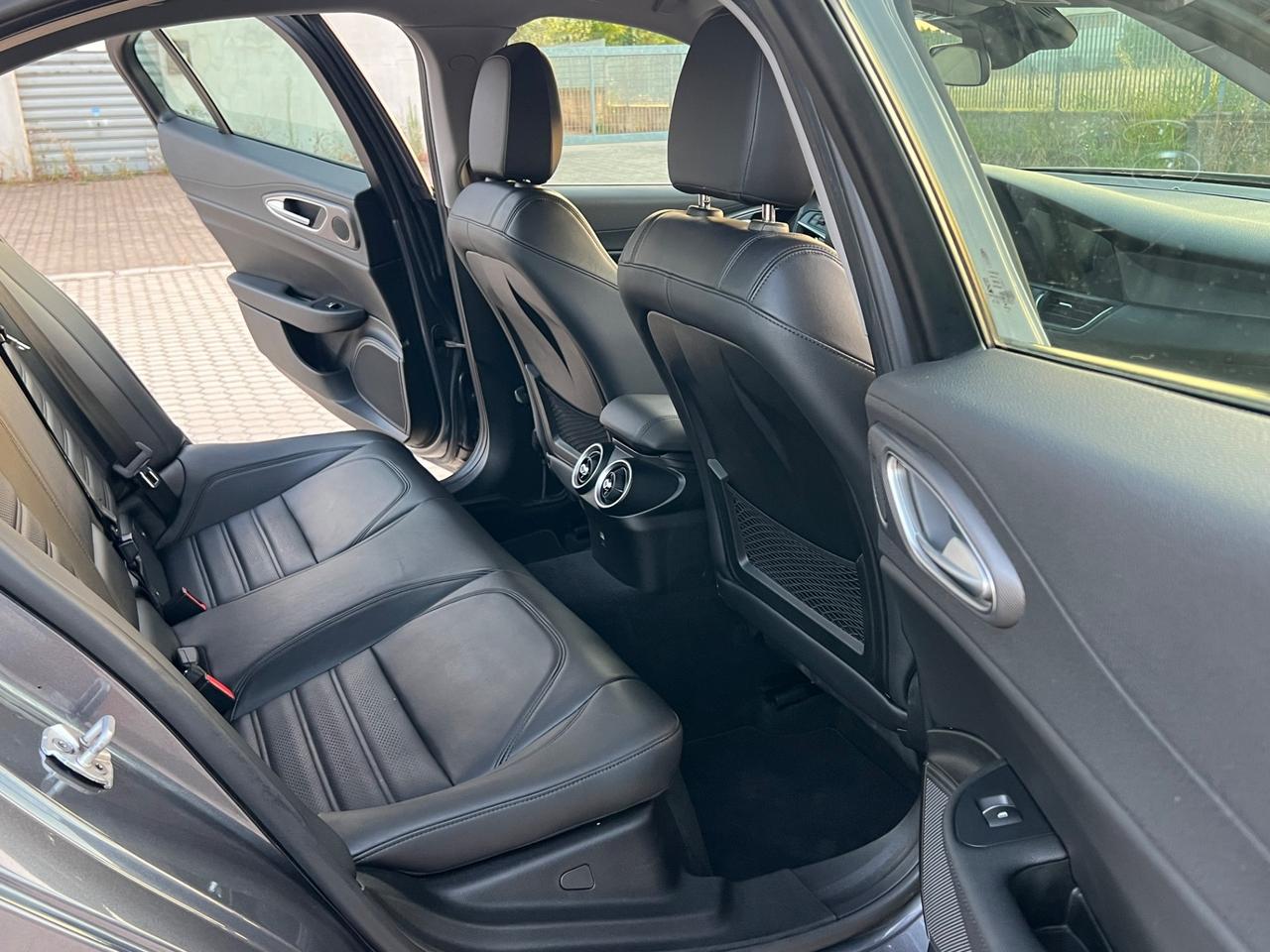 Alfa Romeo Giulia 2.2 Turbodiesel 210 CV AT8 AWD Q4 Veloce