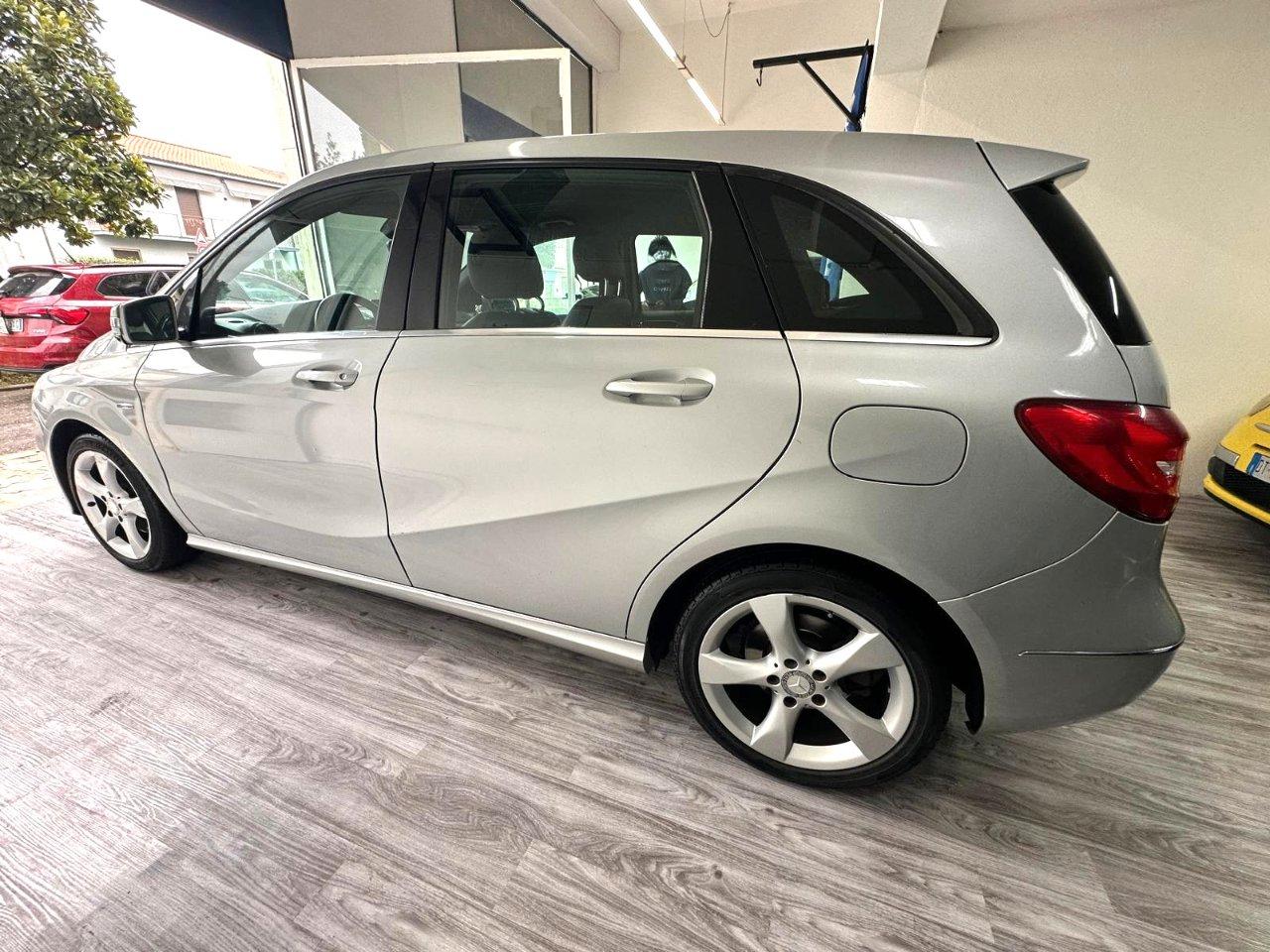 Mercedes-Benz B 180 B 180 be Premium