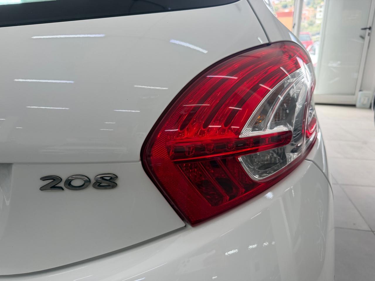 Peugeot 208 1.2 BENZ 5 porte FINANZIABILE