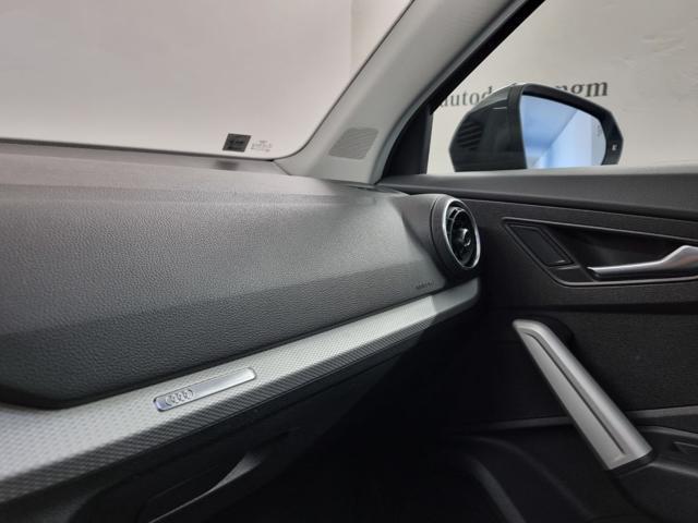 AUDI Q2 30 TDI Identity Black