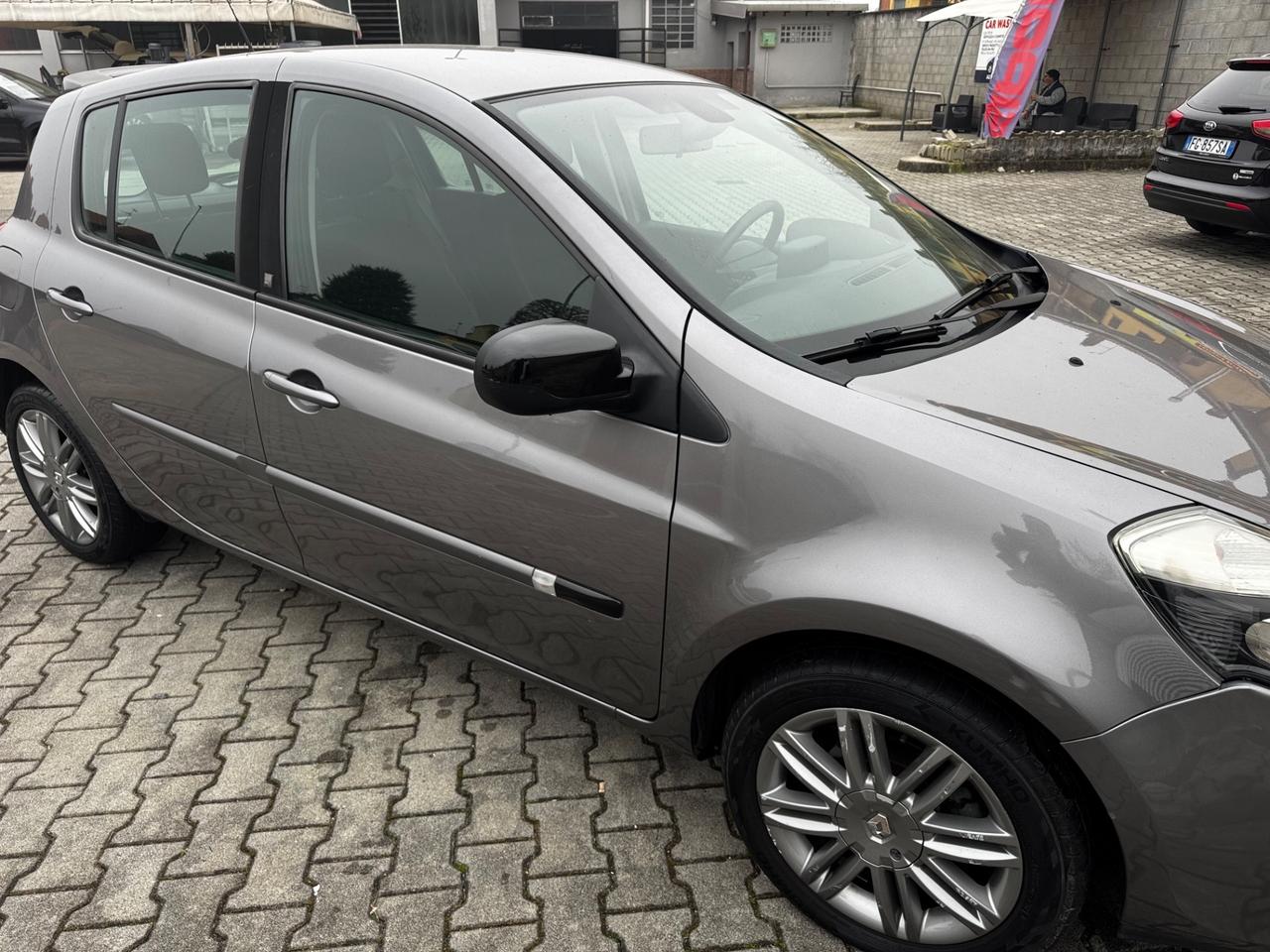 Renault Clio 1.5 dCi 85CV 5 porte con GANCIO TRAINO