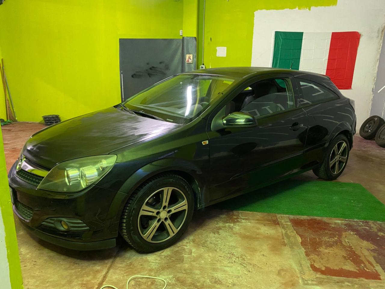 Opel Astra GTC 1.7 CDTI 110CV 3 porte Cosmo