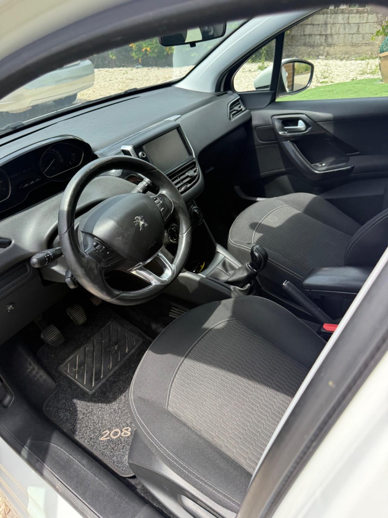 Peugeot 208 PureTech 1.2cc82 5p. GPL Active