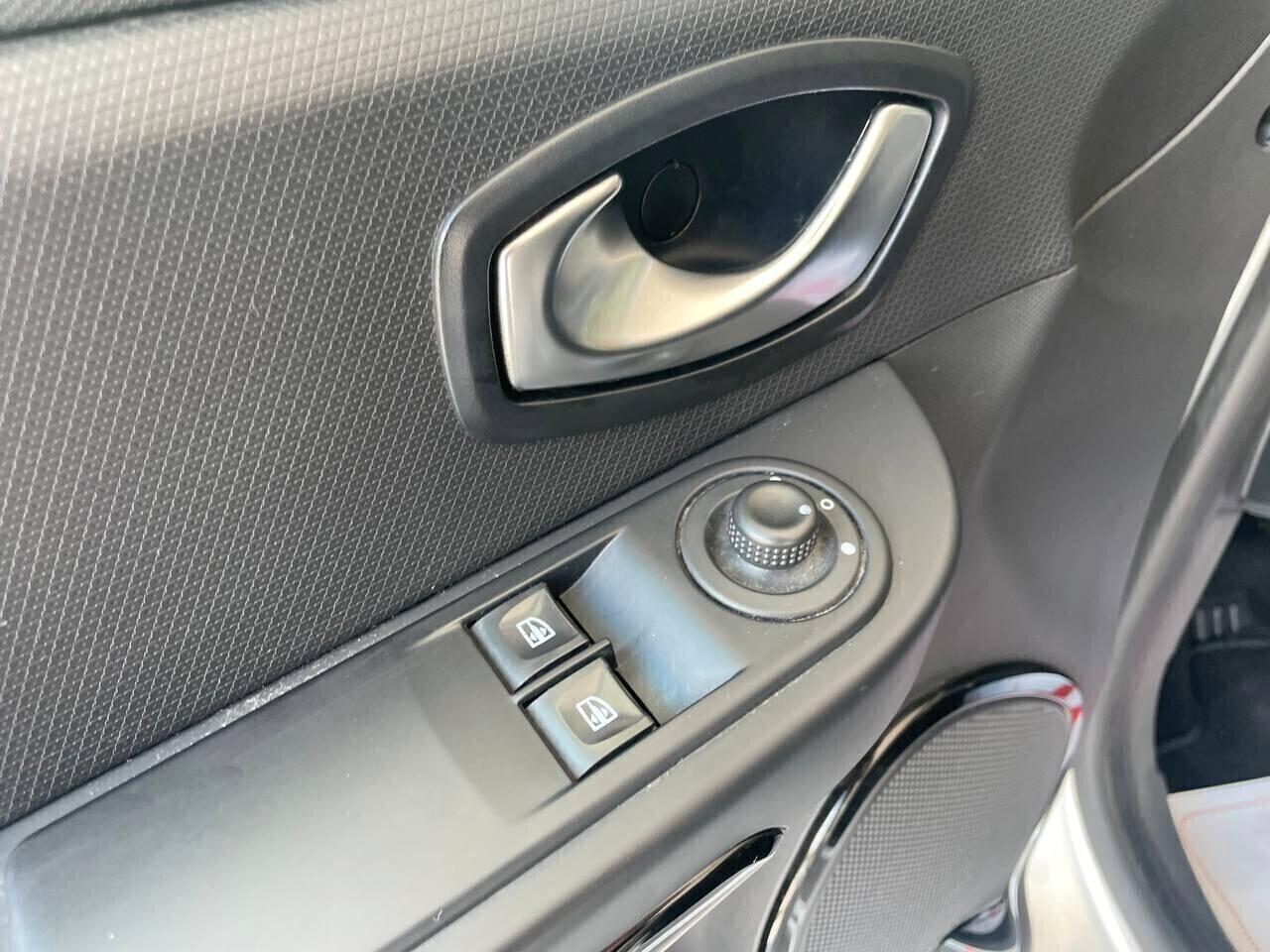 Renault Clio - Distribuzione eseguita e CarPlay