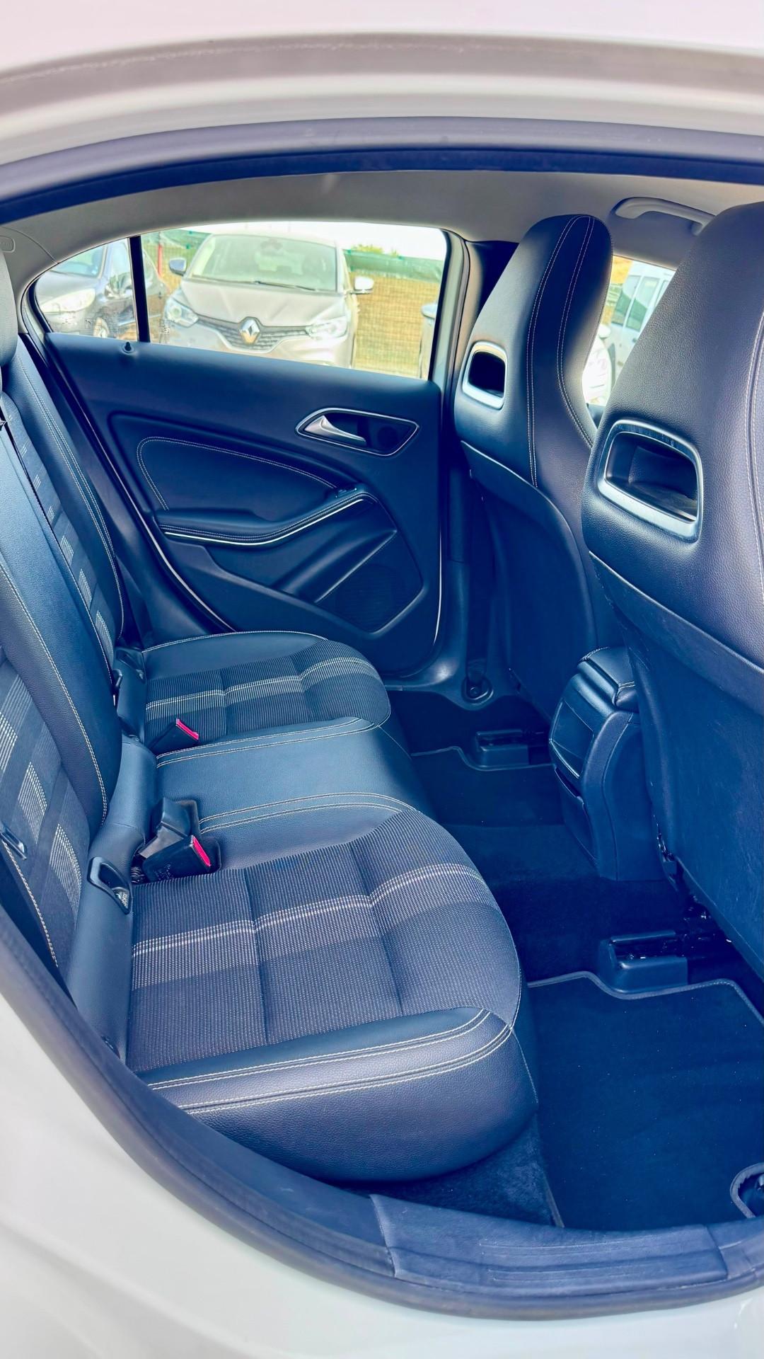 Mercedes-benz A 180 d Premium