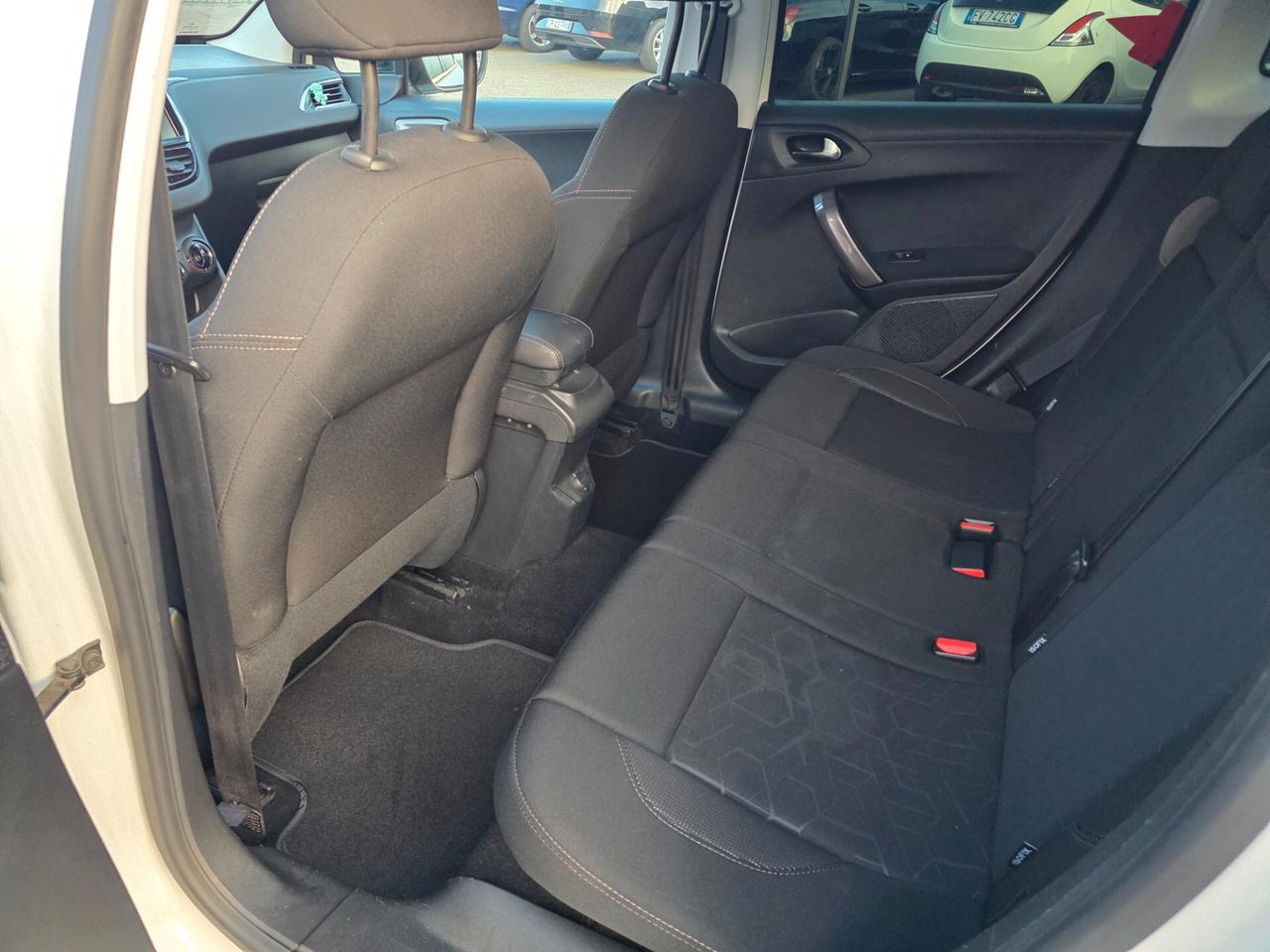 Peugeot 2008 PureTech 82 Allure