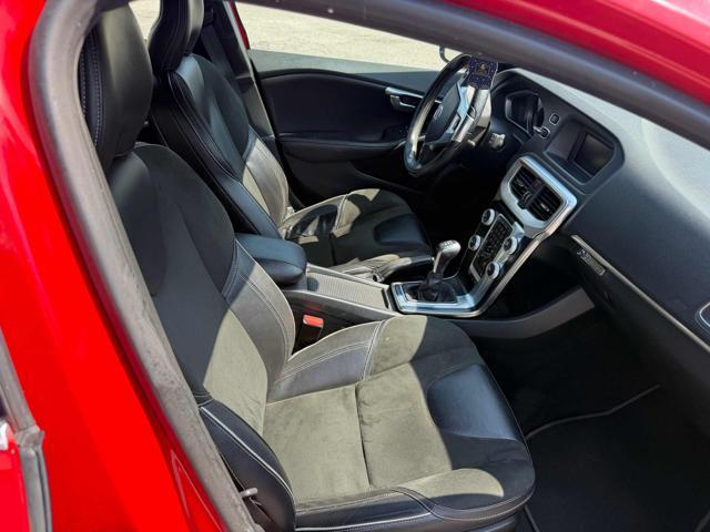 VOLVO V40 D2 R-design Momentum senza nessun lavoro da fare
