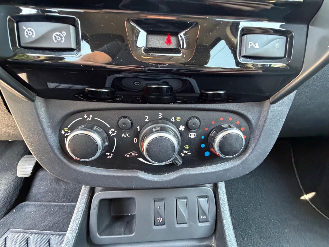 Dacia Duster Black Shadow 1.6 SCe 115 LPG #10999