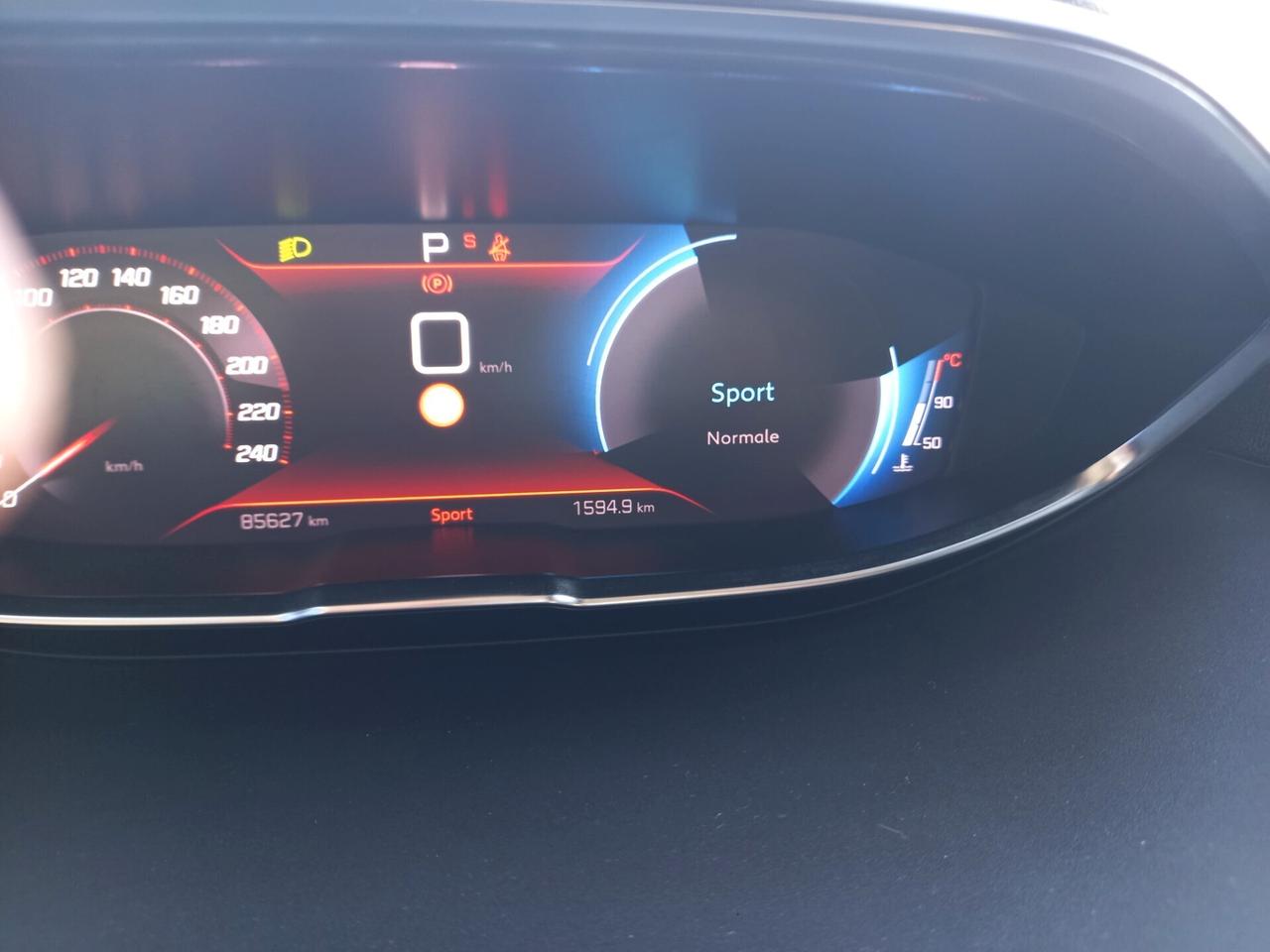 Peugeot 3008 1.5 HDi 131cv Automatica TAGLIANDATA
