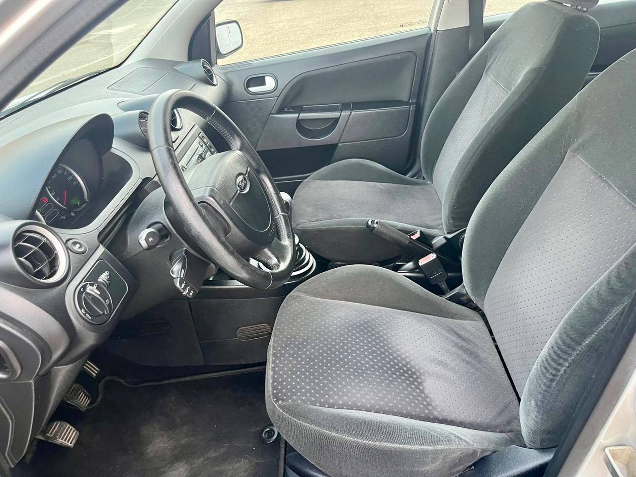 Ford Fiesta 1.2benz 2004 104.000km per neopatentati