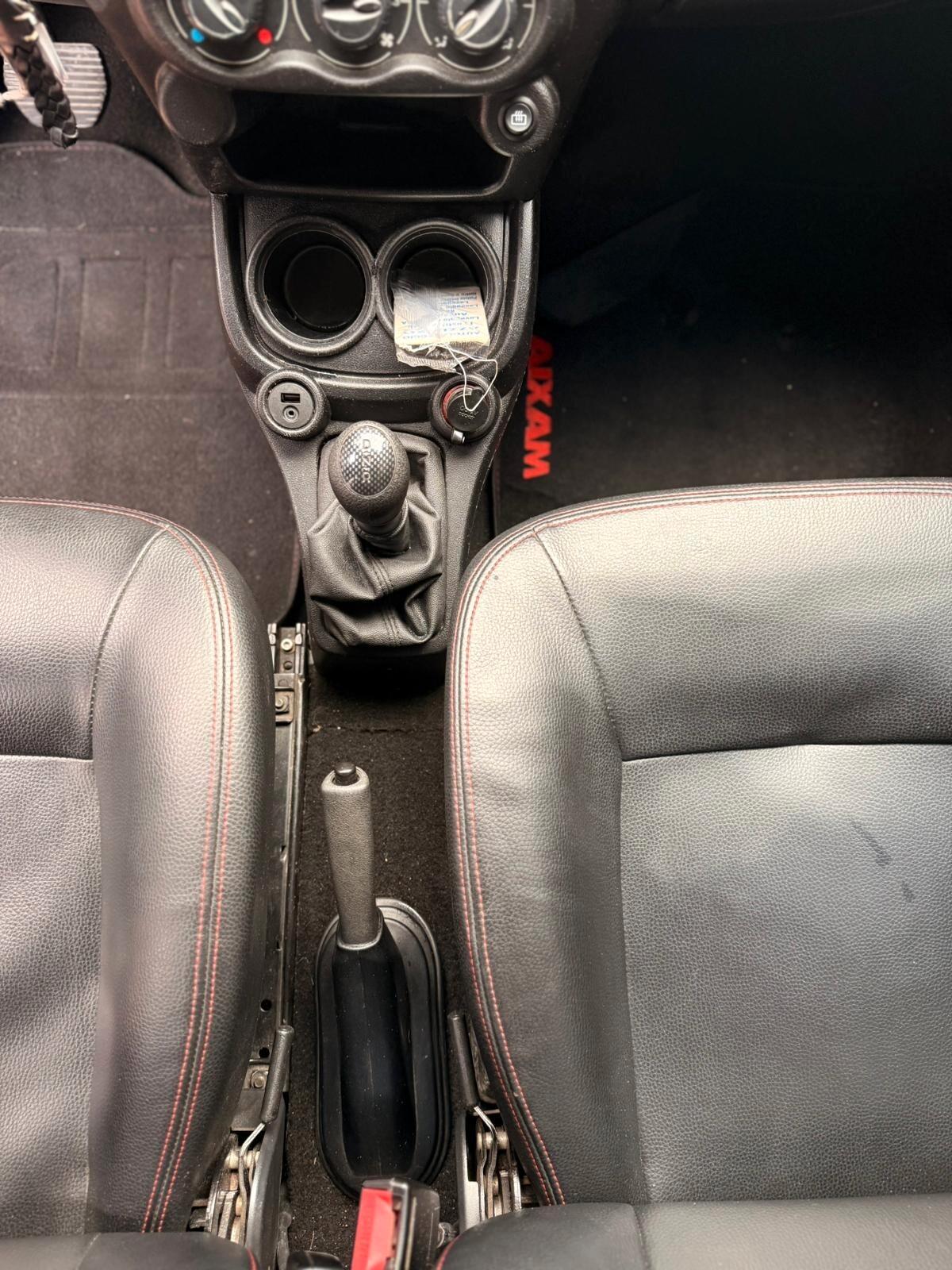 Aixam Miniauto GTO Bianca tetto Nero