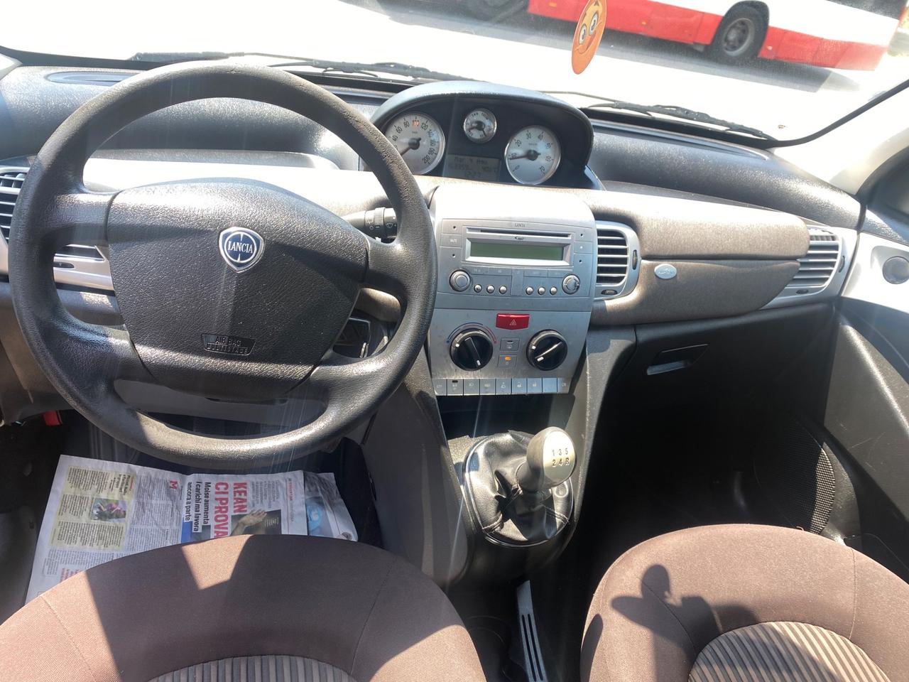 Lancia Ypsilon 1.3 MJT 75 CV Argento