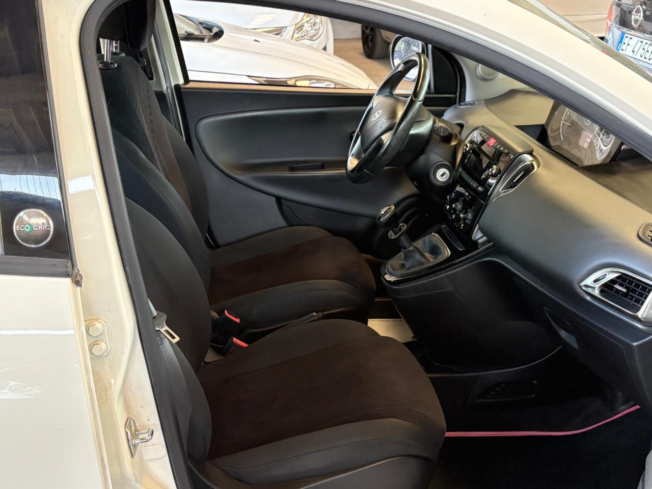 Lancia Ypsilon 0.9 TwinAir 85 CV 5 porte Metano Ecochic Gold