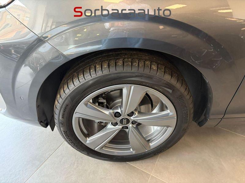 Audi Q3 TFSI 110 kW mHEV S tronic S Line edition.