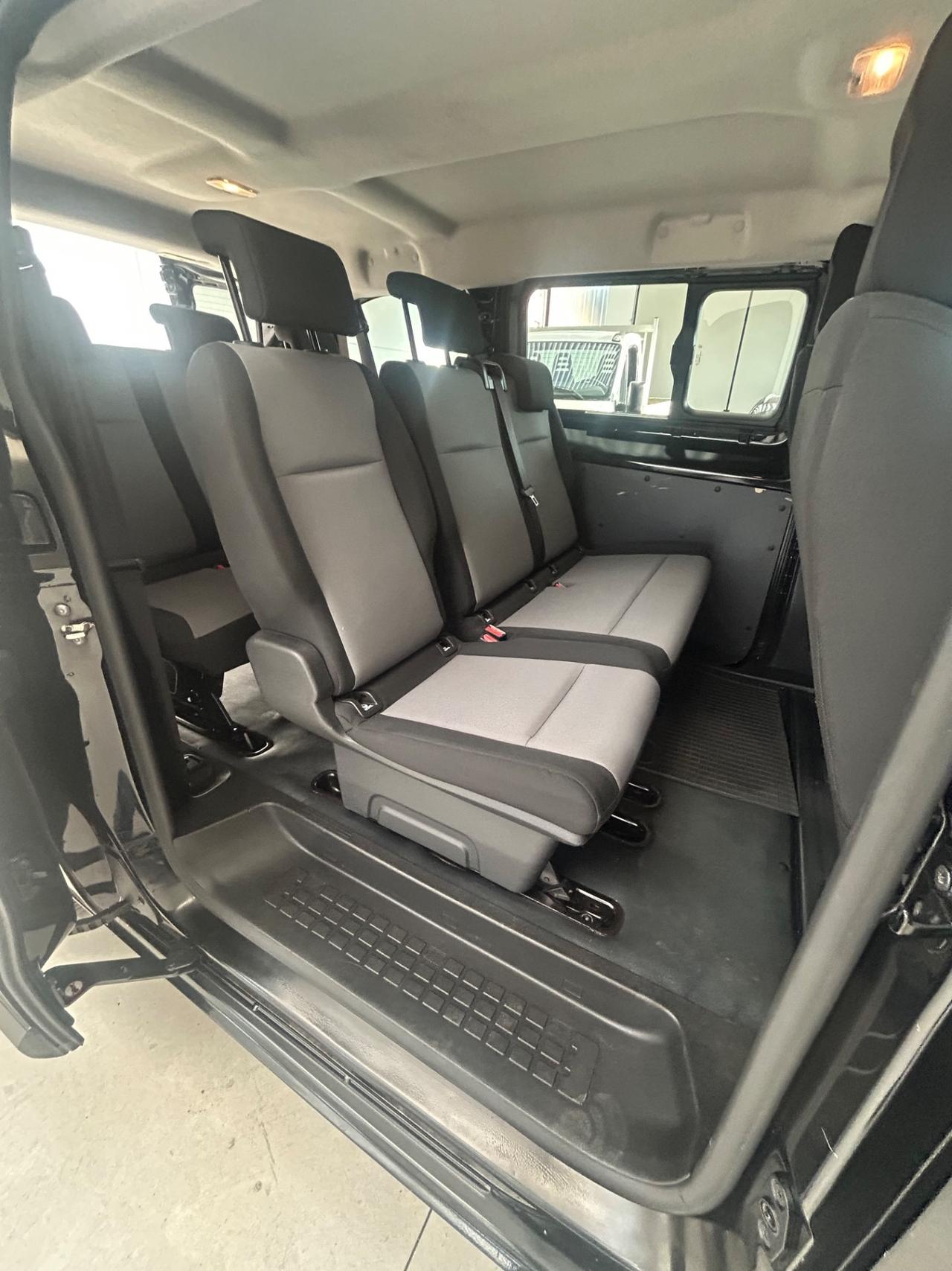 Peugeot Traveller BlueHDi 150 S&S Compact Business