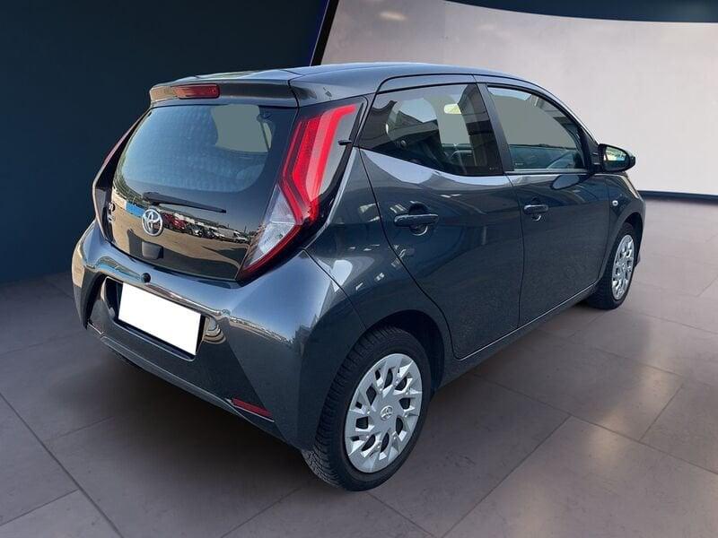 Toyota Aygo II 2018 5p 5p 1.0 x-business fun 72cv