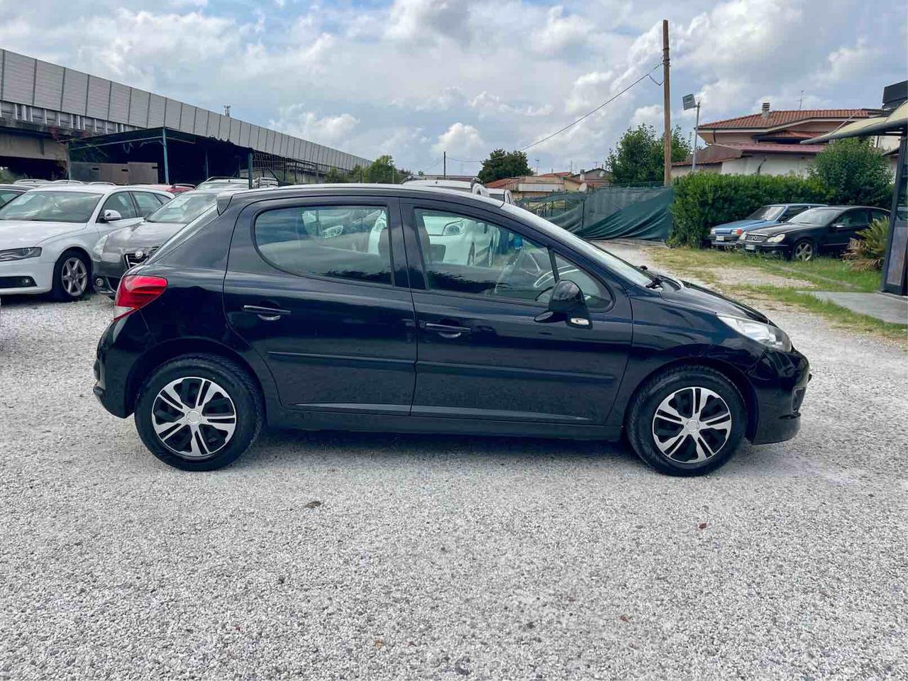 PEUGEOT 207 - BERLINA - X LINE
