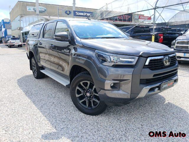 TOYOTA Hilux 2.8 D A/T 4WD 4 porte Double Cab Invincible N1